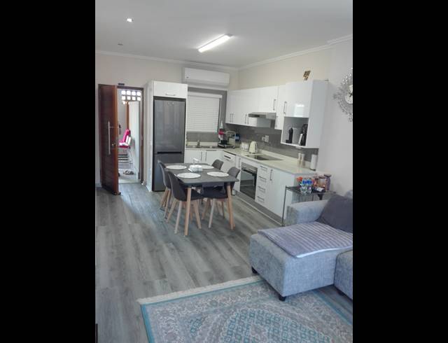 2 BEDROOM APARTMENT FOR SALE IN UMHLANGA RIDGE